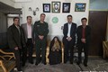 دیدار رئیس شبکه بهداشت و درمان شهرستان زرند با یک خانواده معظم شهید